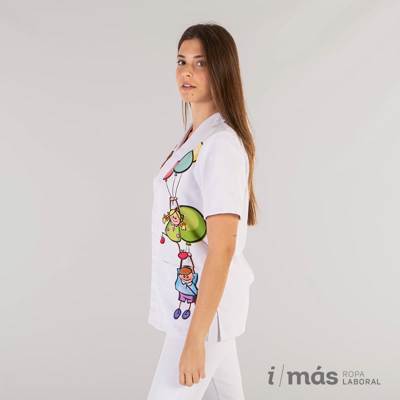 Blusa abierta estampada con niños y globos en microfibra