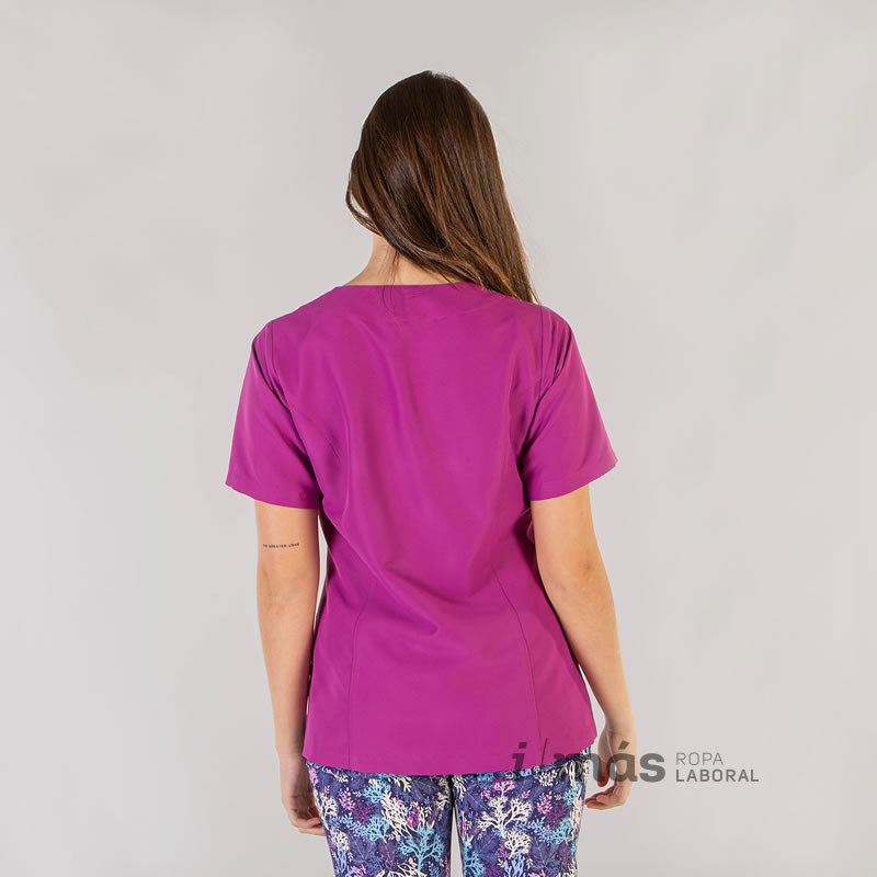 Blusa sanitaria de microfibra con detalle estampado