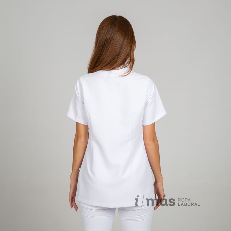 Blusa abierta con abotonado mediante botones a presión lateral en microfibra