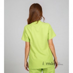 Blusa abierta con abotonado mediante botones a presión lateral en microfibra