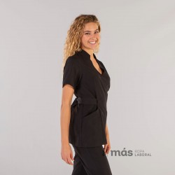 Blusa sanitaria modelo Amaya para mujer de microfibra cruzada con lazos para ajustar en negro