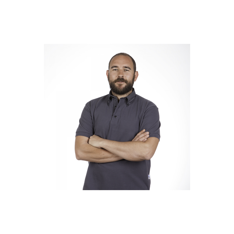 polo-camarero-manga-corta-cuello-camisero-gris-combinado